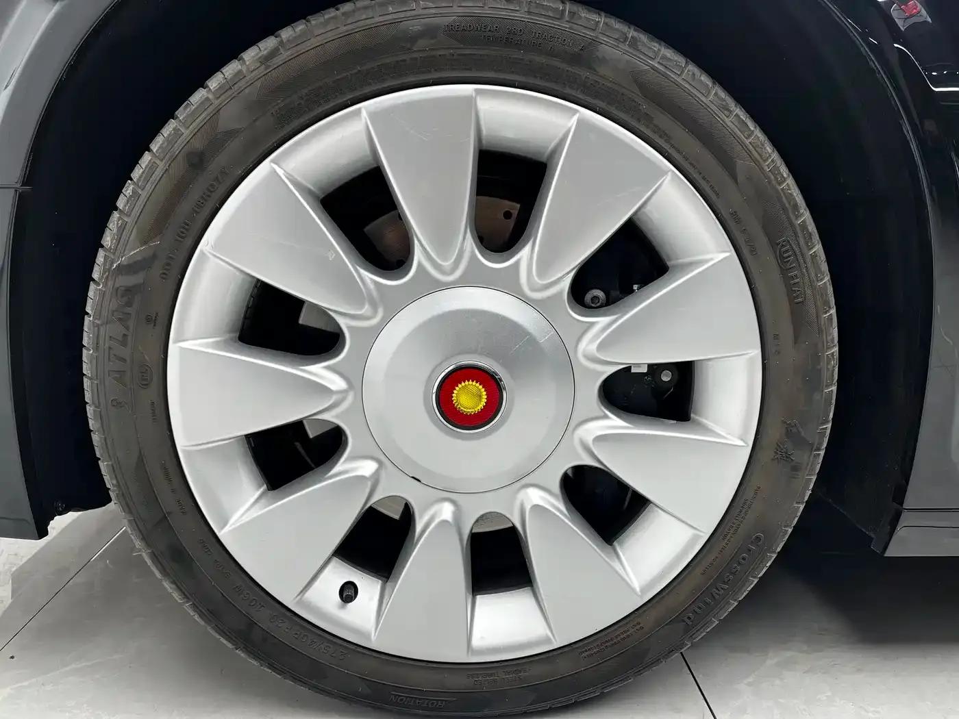 Hongqi Golden Sunflower National Gift 2014 Model 6.0L Flagship Edition — миниатюра 17