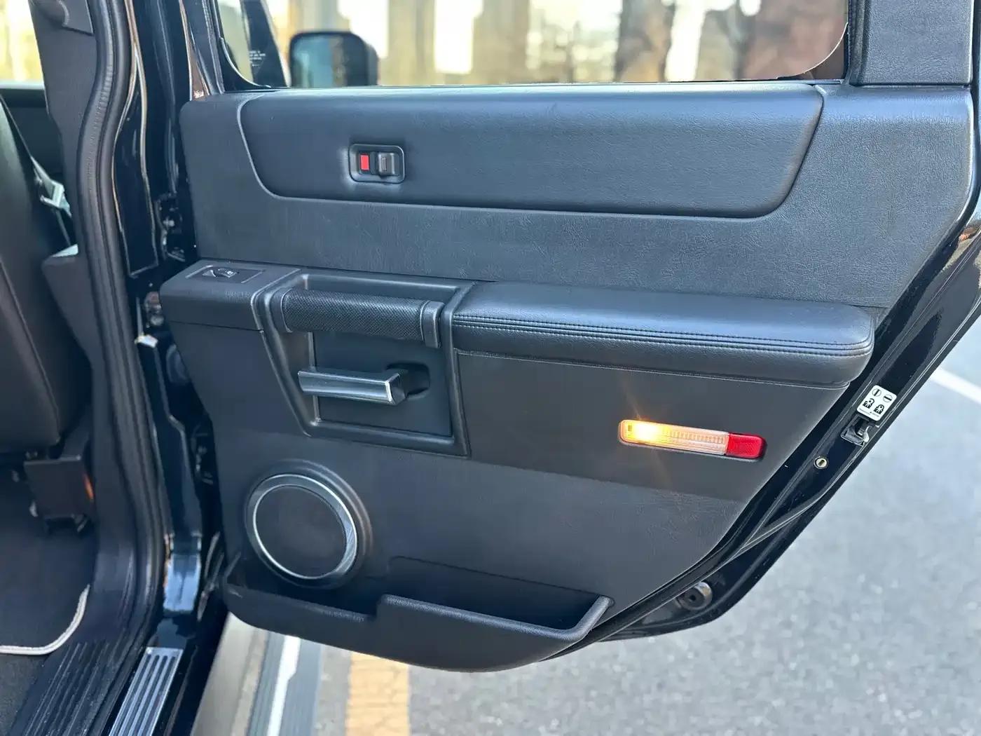 2004 Hummer H2 6.0 AT — миниатюра 17