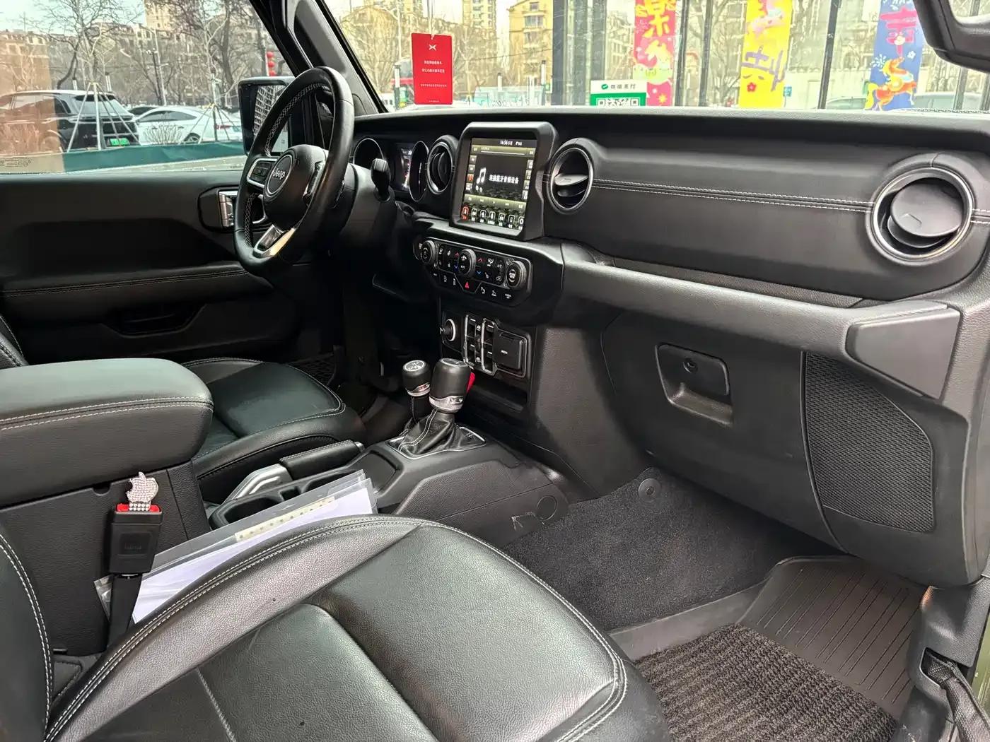 Gladiator 2022 3.6L First Edition — миниатюра 14