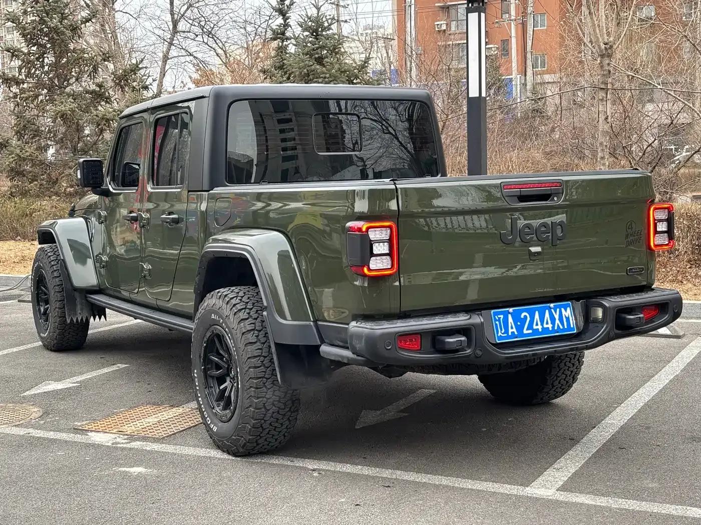 Gladiator 2022 3.6L First Edition — миниатюра 5