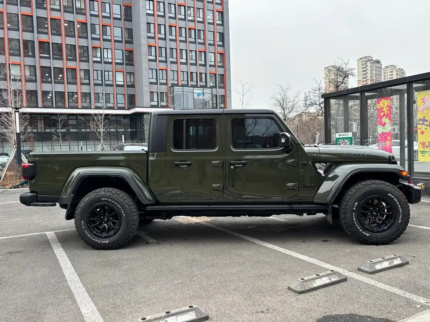 Gladiator 2022 3.6L First Edition — миниатюра 7