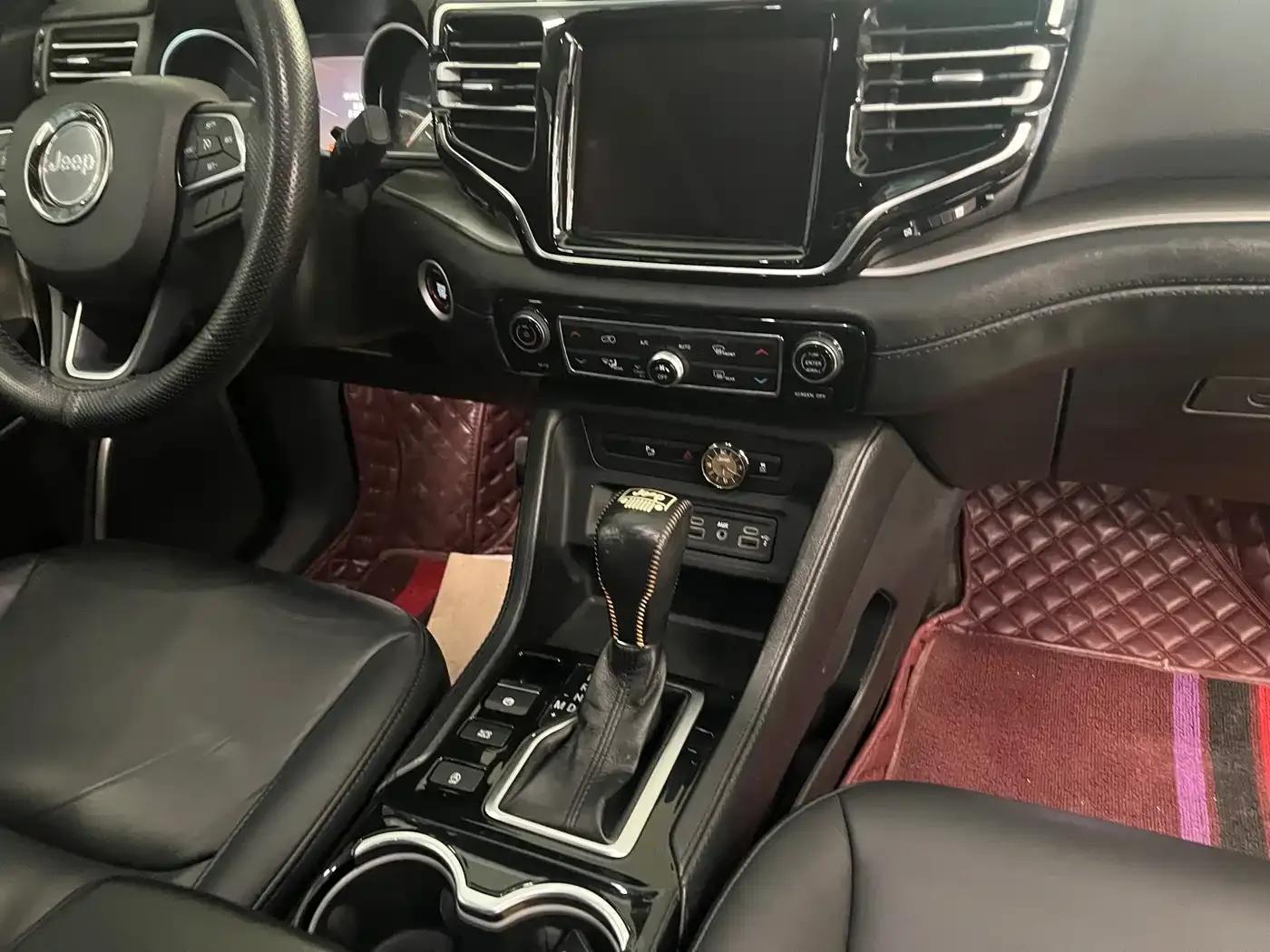 Commander 2018 2.0T 2WD Enjoy Edition (National V Emission Standard) — миниатюра 15