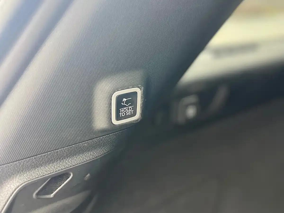2023 Jeep Grand Cherokee 4xe Imported Model 4xe Peak Edition — миниатюра 8