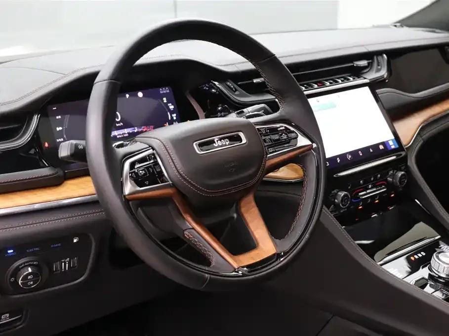 2023 Jeep Grand Cherokee 4xe (Imported) 4xe Premium Edition — миниатюра 13