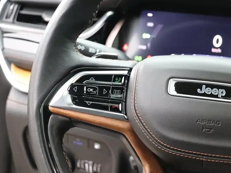 2023 Jeep Grand Cherokee 4xe (Imported) 4xe Premium Edition — миниатюра 15