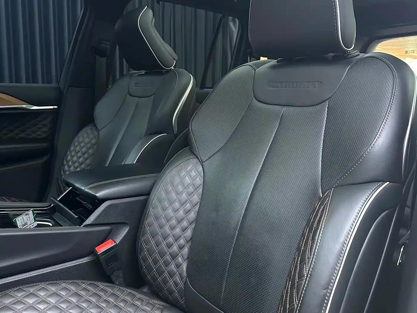 2023 Jeep Grand Cherokee 4xe Imported Model 4xe Peak Edition — миниатюра 13