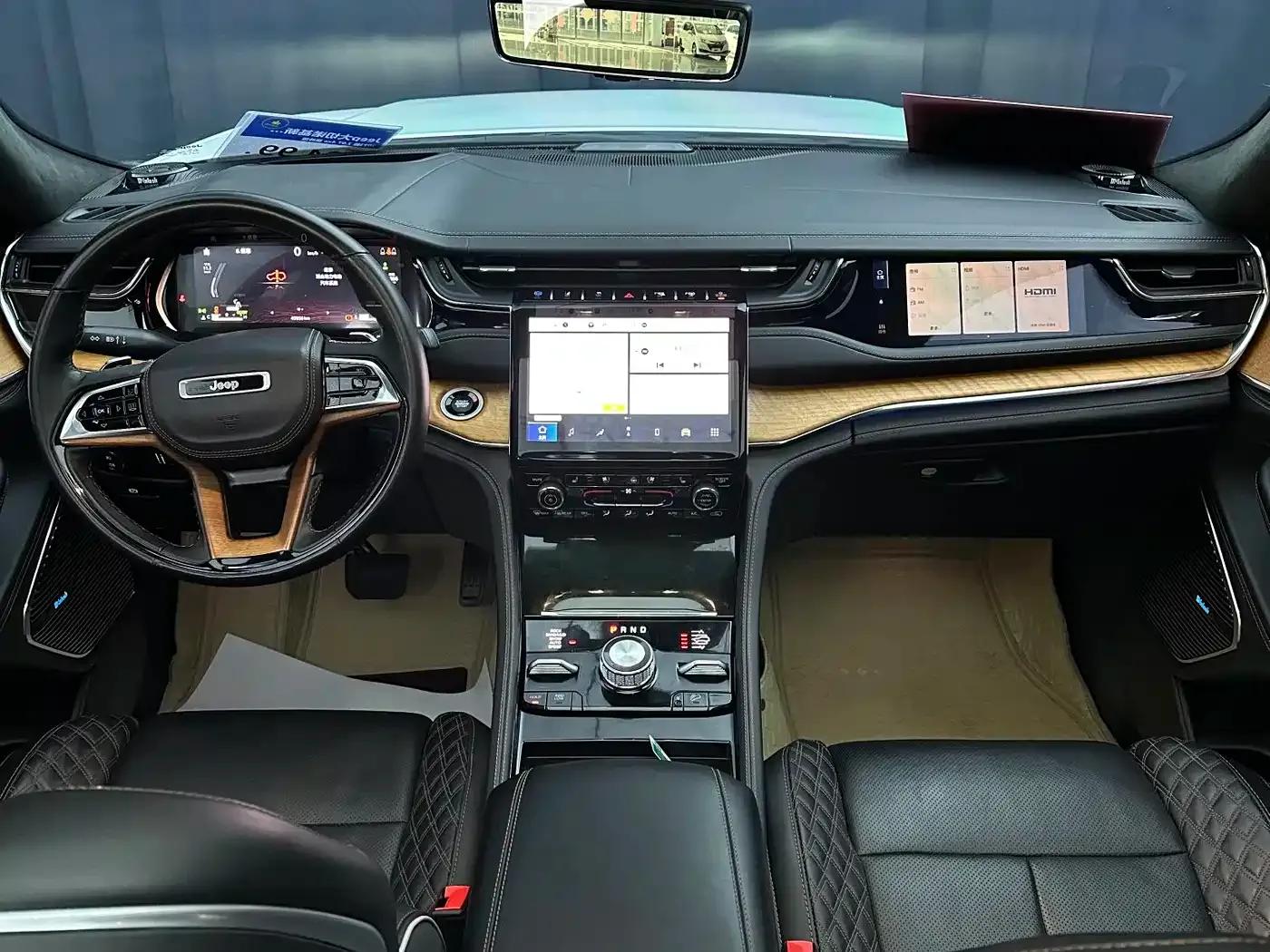 2023 Jeep Grand Cherokee 4xe Imported Model 4xe Peak Edition — миниатюра 5