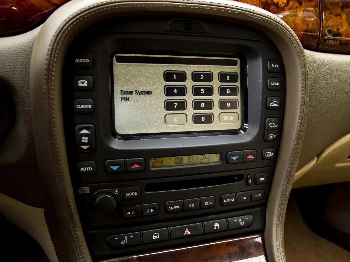 Jaguar S-TYPE 2007 3.0 Standard Model — миниатюра 24