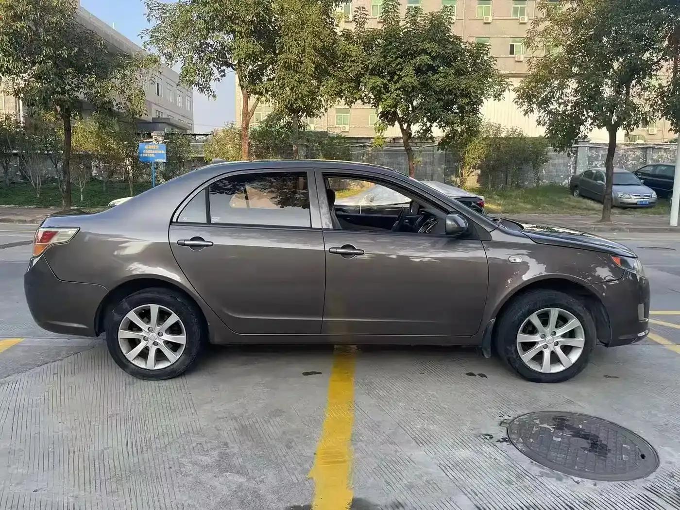 Golden Eagle 2011 Cross 1.5L Manual Deluxe VVT — миниатюра 4