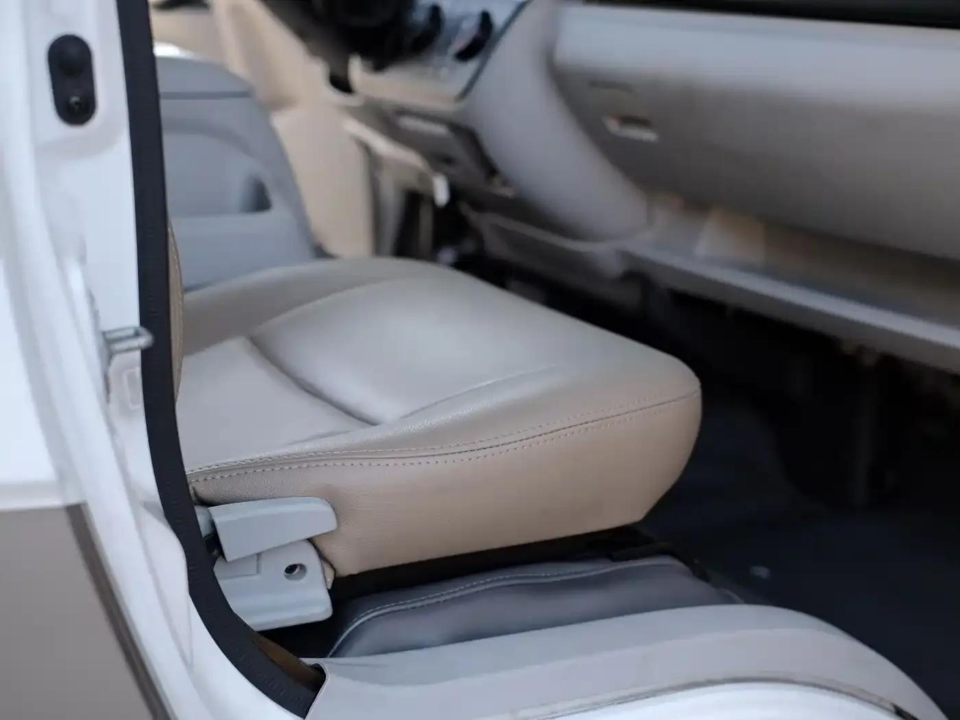 Jinbei Grand Haishi 2016 Model 2.4L Grand Haishi L Luxury Edition — миниатюра 24
