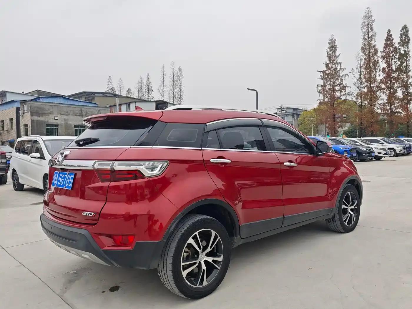 Yusheng S330 2016 1.5L GTDi Automatic 2WD Premium Edition — миниатюра 8