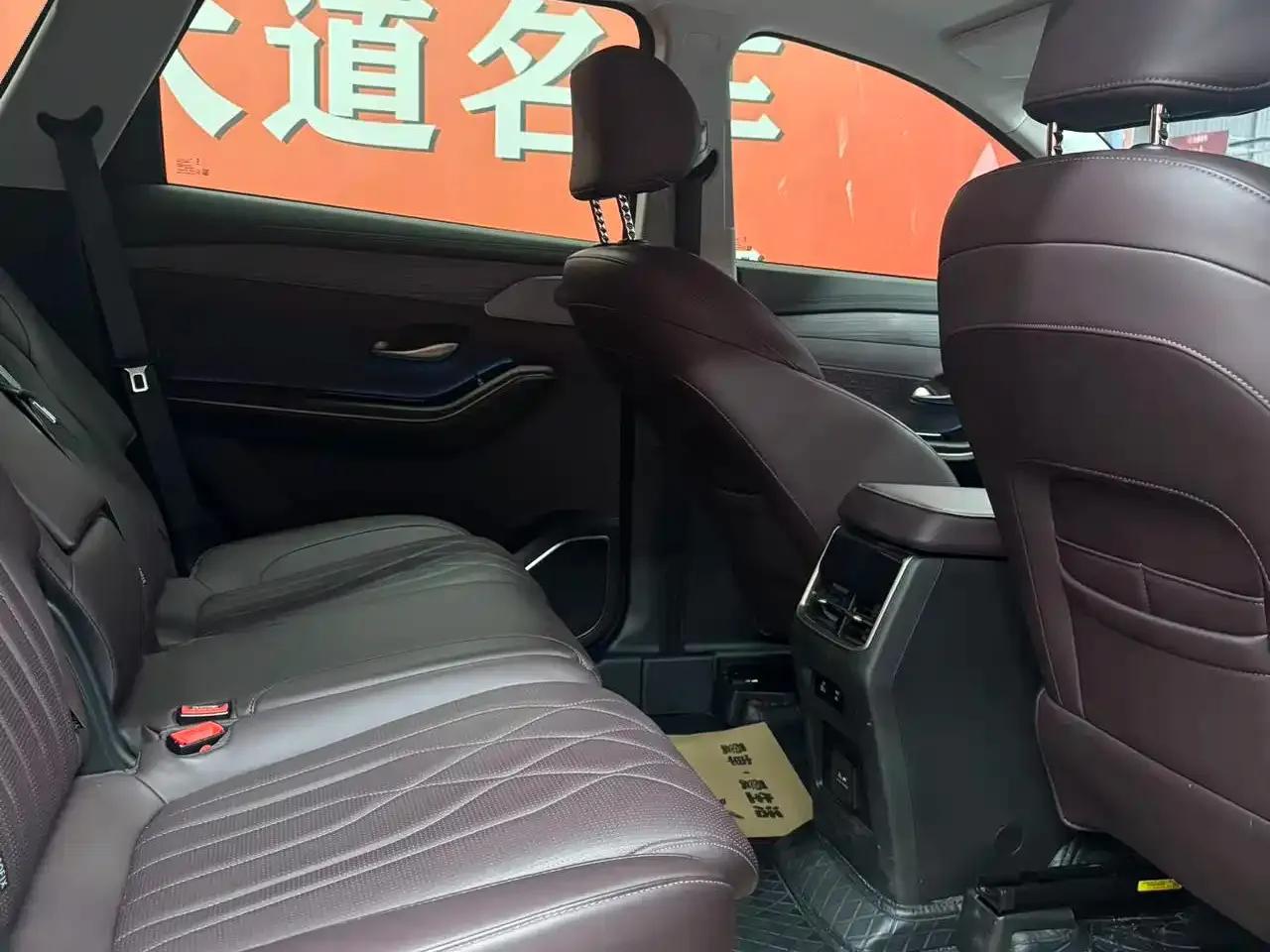 Jetour X90 PRO 2024 2.0T DCT Luxury Edition 5-seater — миниатюра 8