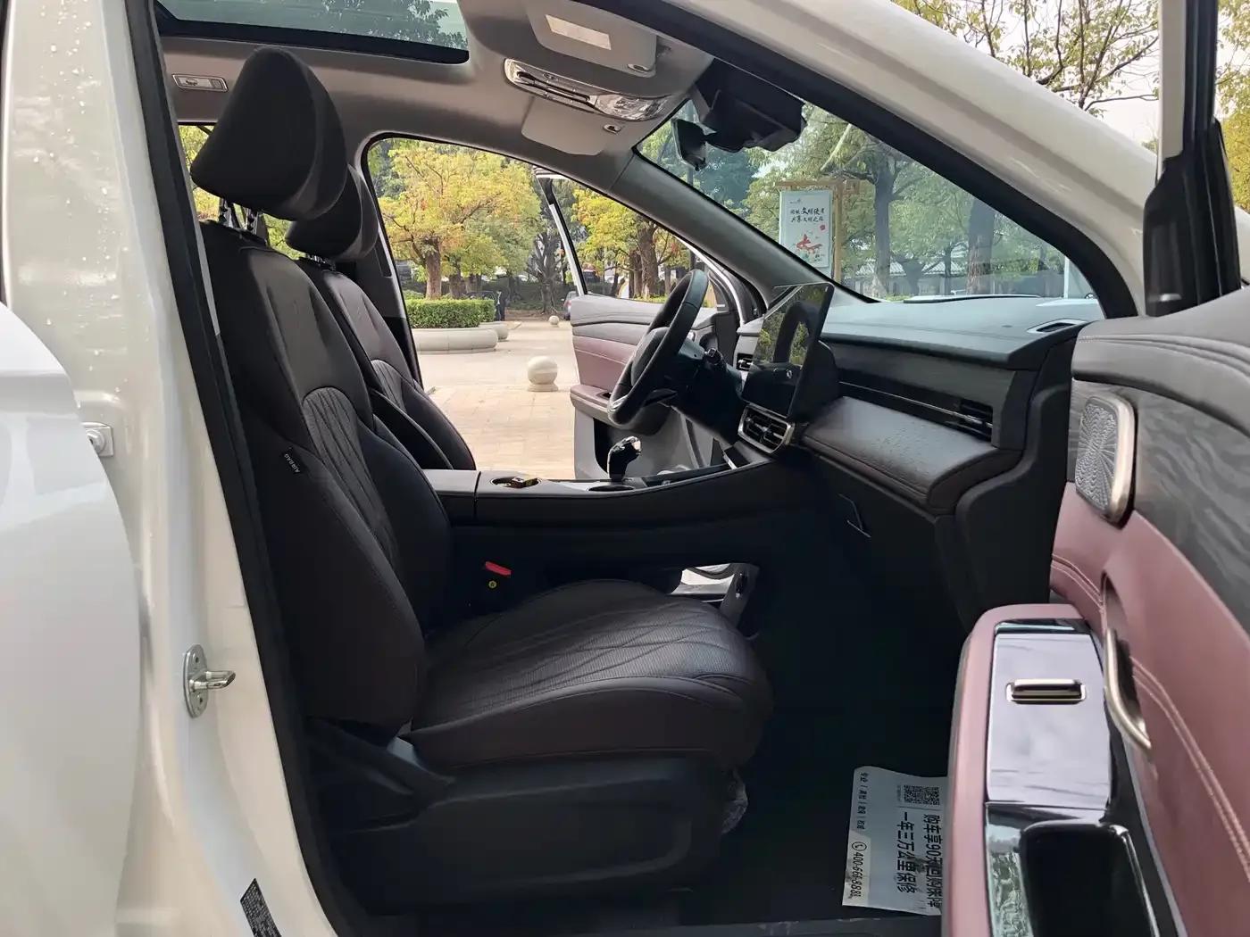 Jetour X90 PRO 2024 2.0T DCT Luxury Edition 5-seater — миниатюра 11
