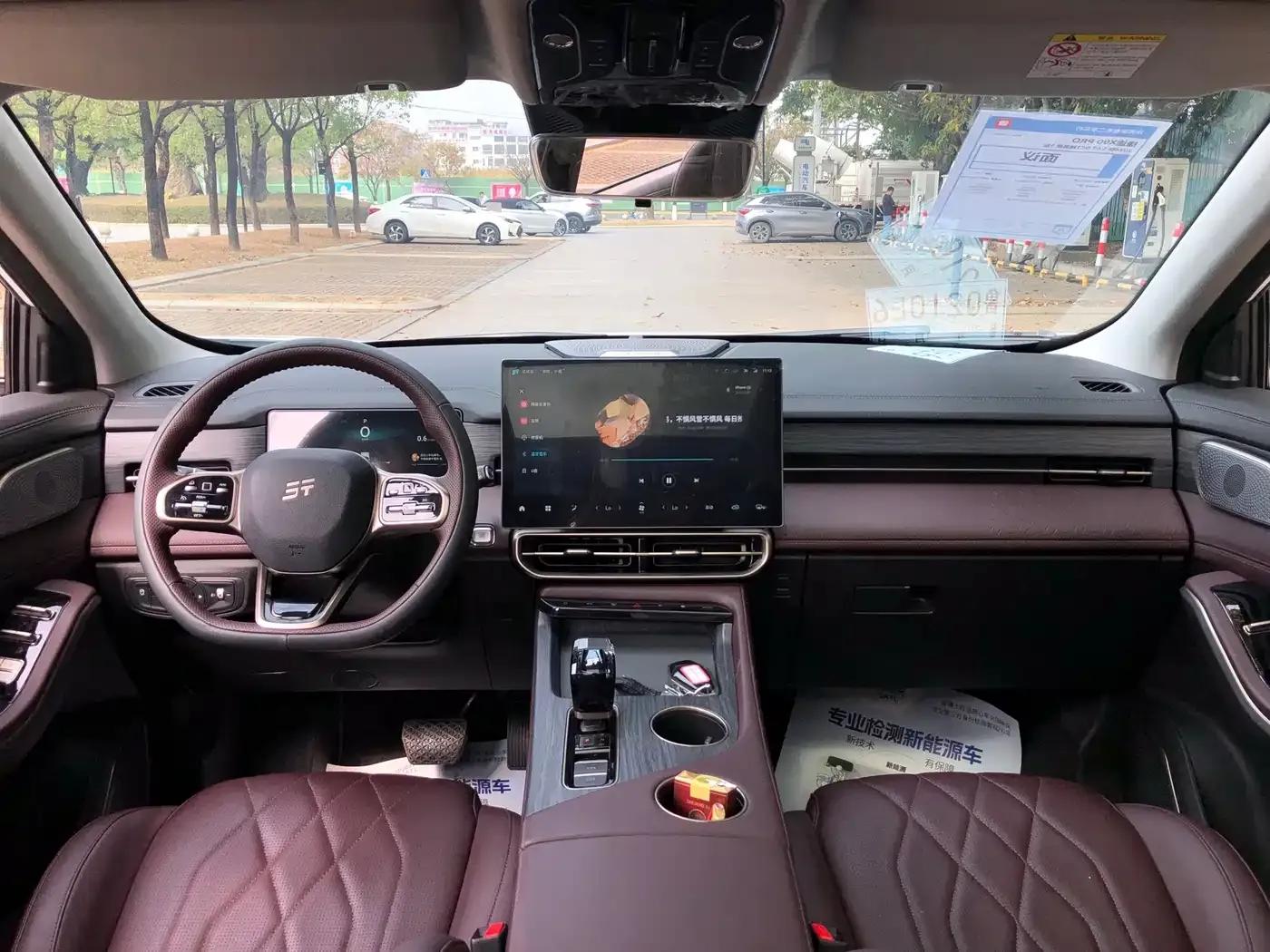 Jetour X90 PRO 2024 2.0T DCT Luxury Edition 5-seater — миниатюра 15