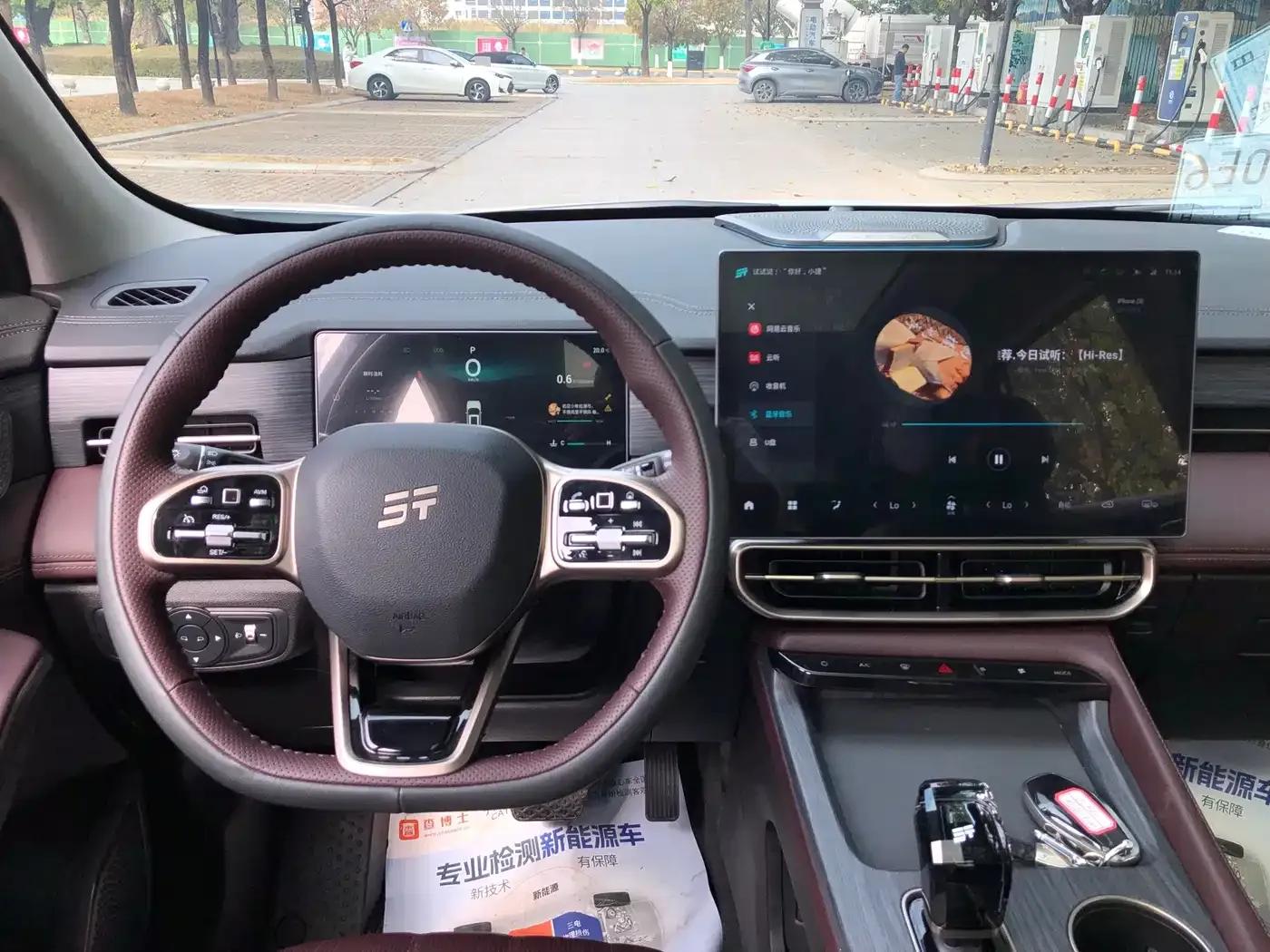 Jetour X90 PRO 2024 2.0T DCT Luxury Edition 5-seater — миниатюра 16