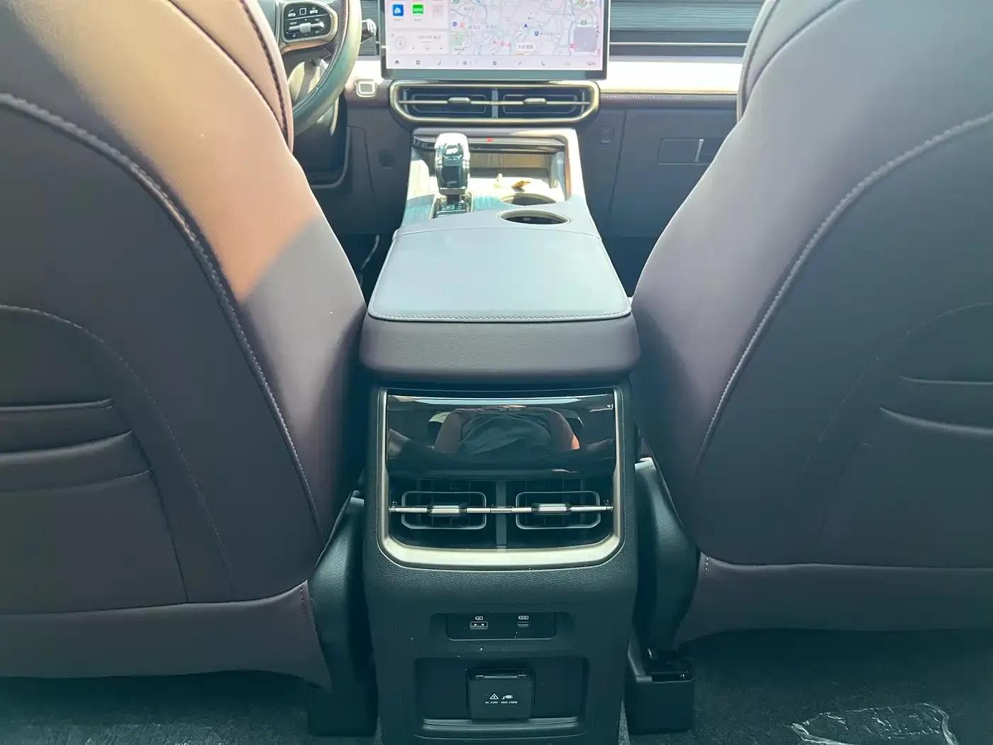 Jetour X90 PRO 2024 1.6T DCT Luxury Edition 7-seater — миниатюра 14