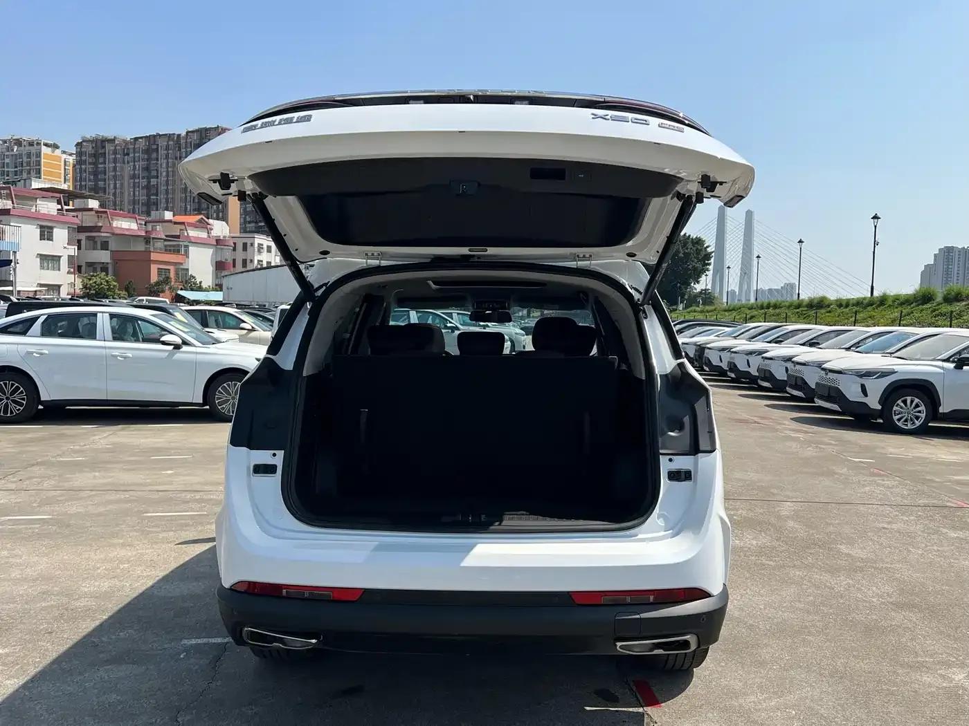 Jetour X90 PRO 2024 1.6T DCT Luxury Edition 7-seater — миниатюра 15