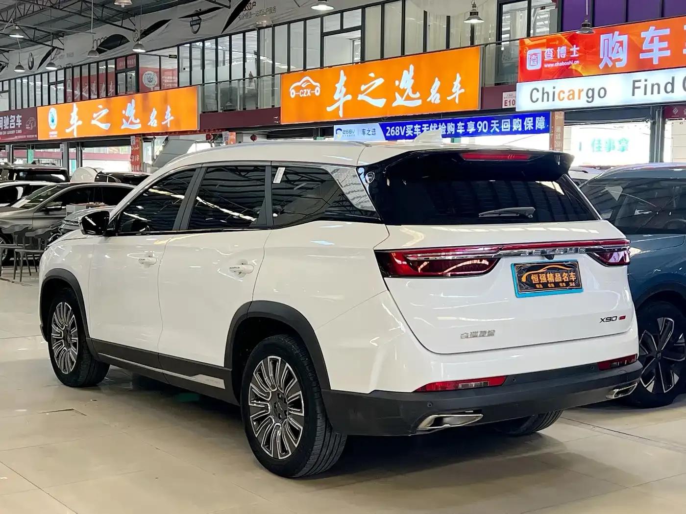 Jetour X90 PRO 2024 1.6T DCT Luxury Edition 7-seater — миниатюра 4