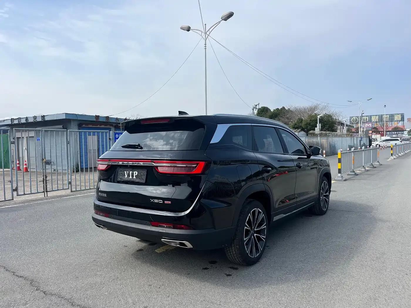 Jetour X90 PRO 2024 2.0T DCT Luxury Edition 5-seater — миниатюра 16