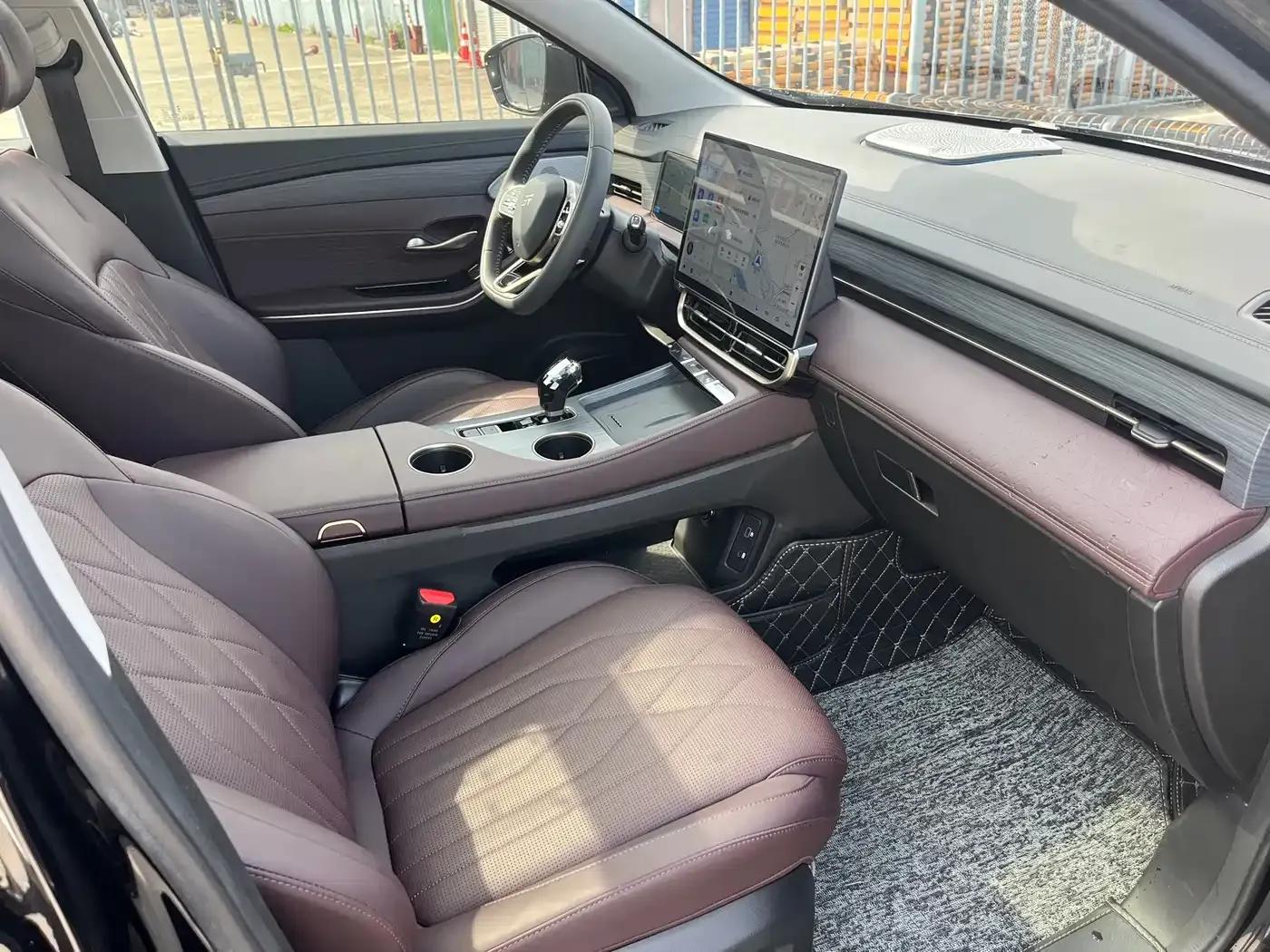 Jetour X90 PRO 2024 2.0T DCT Luxury Edition 5-seater — миниатюра 6