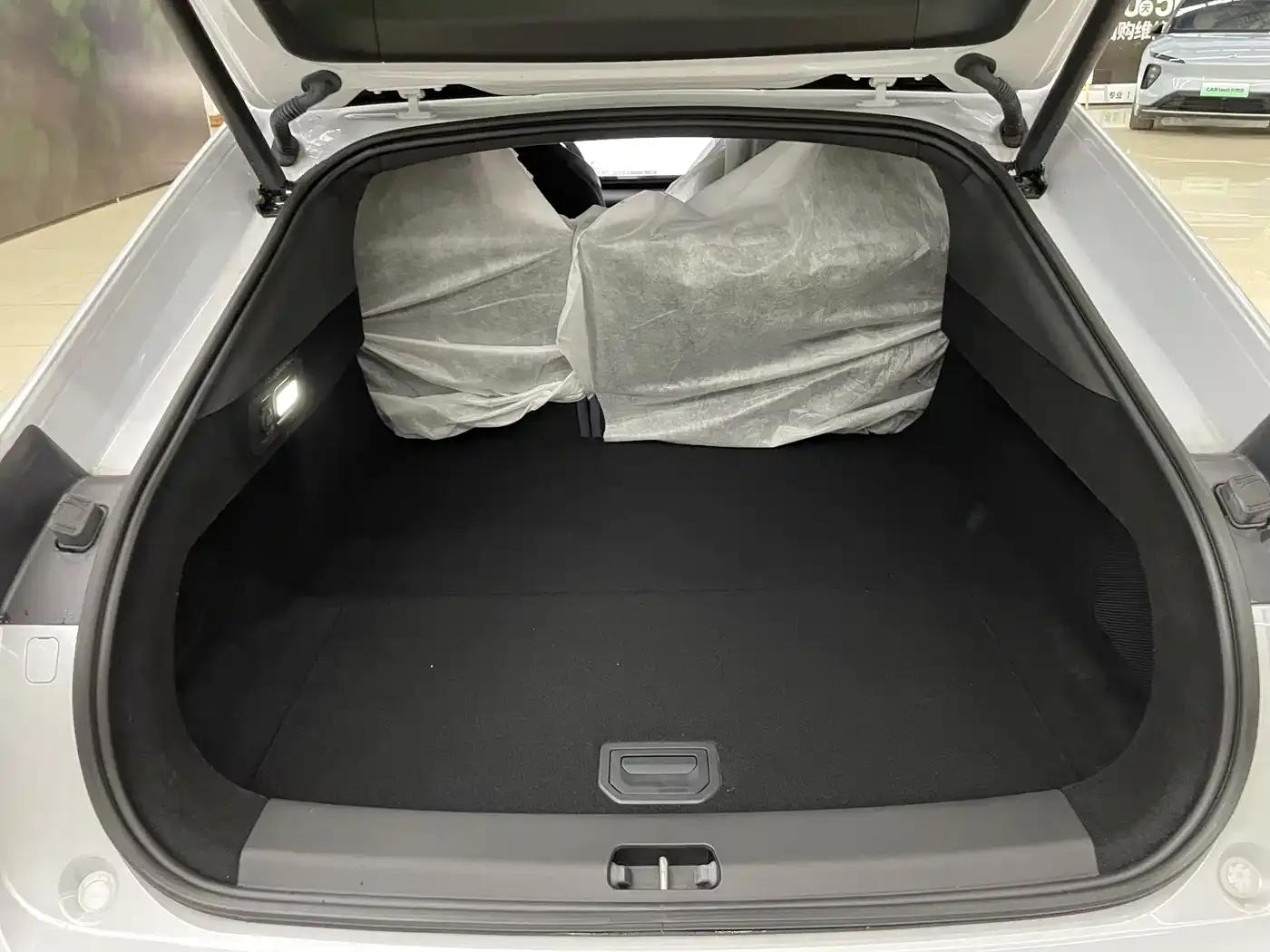 2024 Geely X7 Standard Edition — миниатюра 15