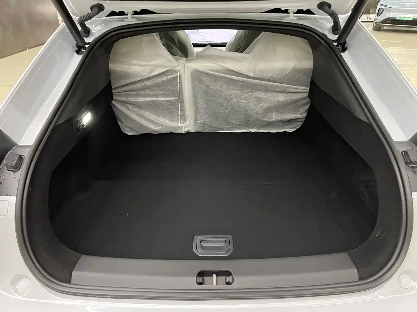 2024 Geely X7 Standard Edition — миниатюра 13