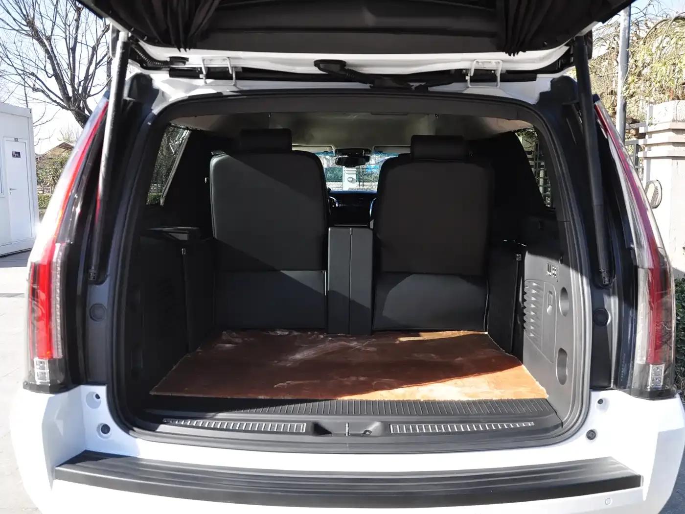 2017 Cadillac Escalade 6.2L ESV Platinum Edition Extended Wheelbase — миниатюра 21