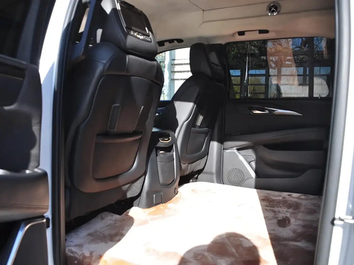 2017 Cadillac Escalade 6.2L ESV Platinum Edition Extended Wheelbase — миниатюра 7