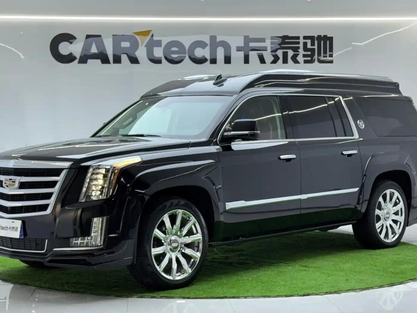 2017 Cadillac Escalade 6.2L ESV Platinum Edition Extended Wheelbase — миниатюра 1