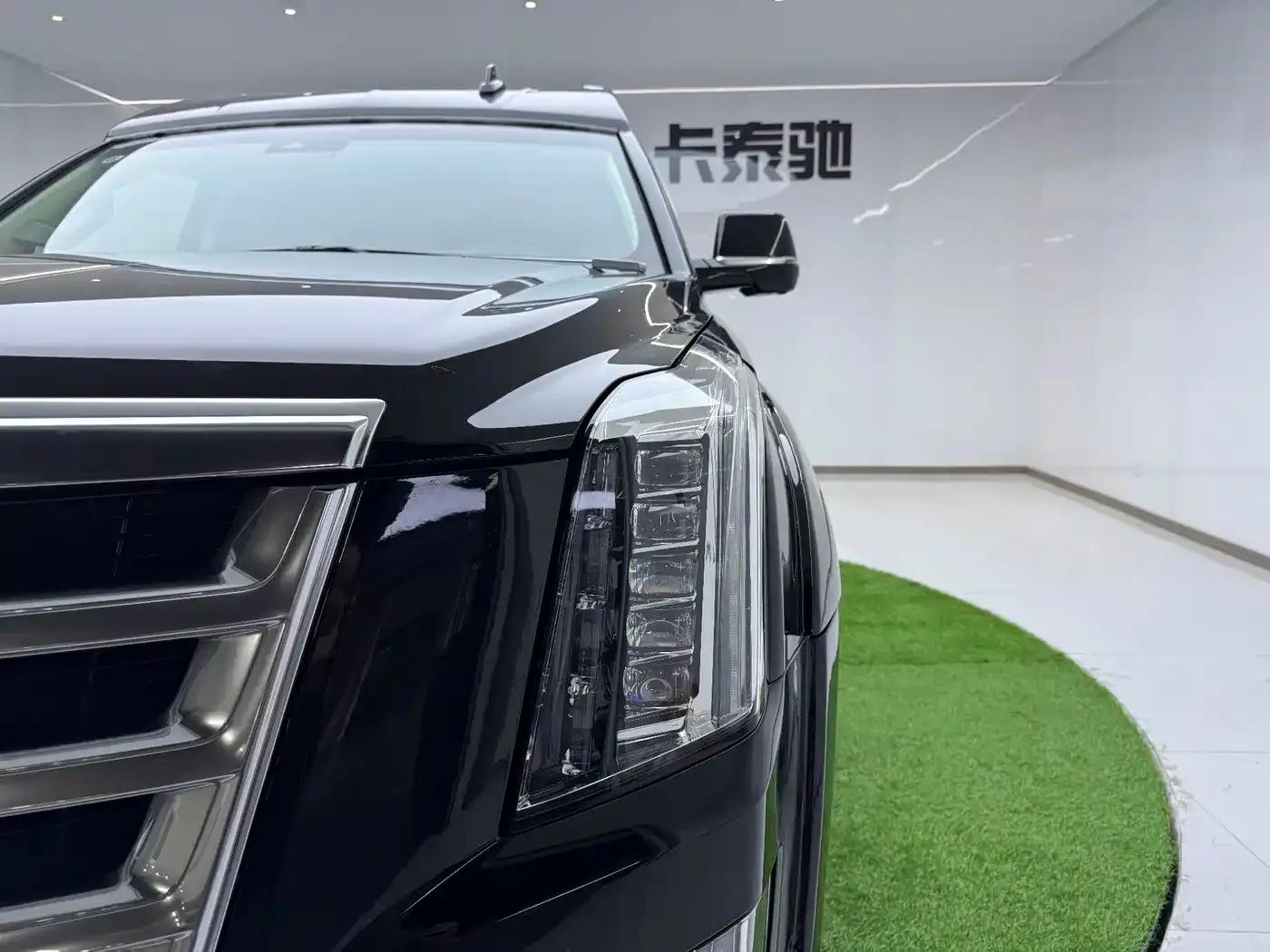 2017 Cadillac Escalade 6.2L ESV Platinum Edition Extended Wheelbase — миниатюра 23