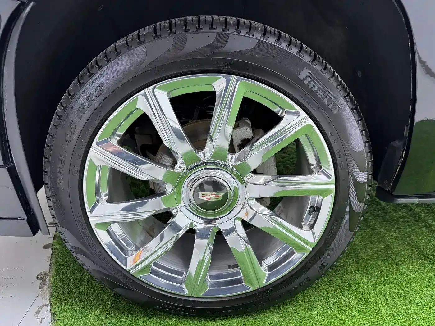 2017 Cadillac Escalade 6.2L ESV Platinum Edition Extended Wheelbase — миниатюра 26