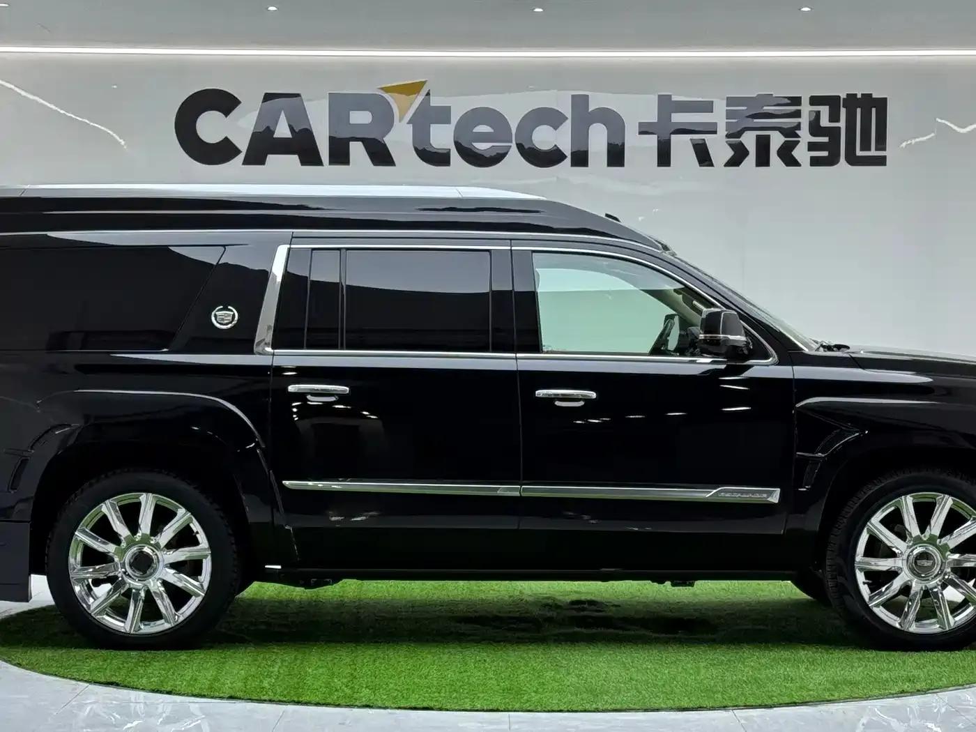 2017 Cadillac Escalade 6.2L ESV Platinum Edition Extended Wheelbase — миниатюра 4