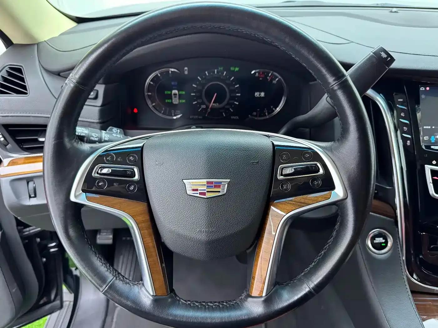 2017 Cadillac Escalade 6.2L ESV Platinum Edition Extended Wheelbase — миниатюра 9