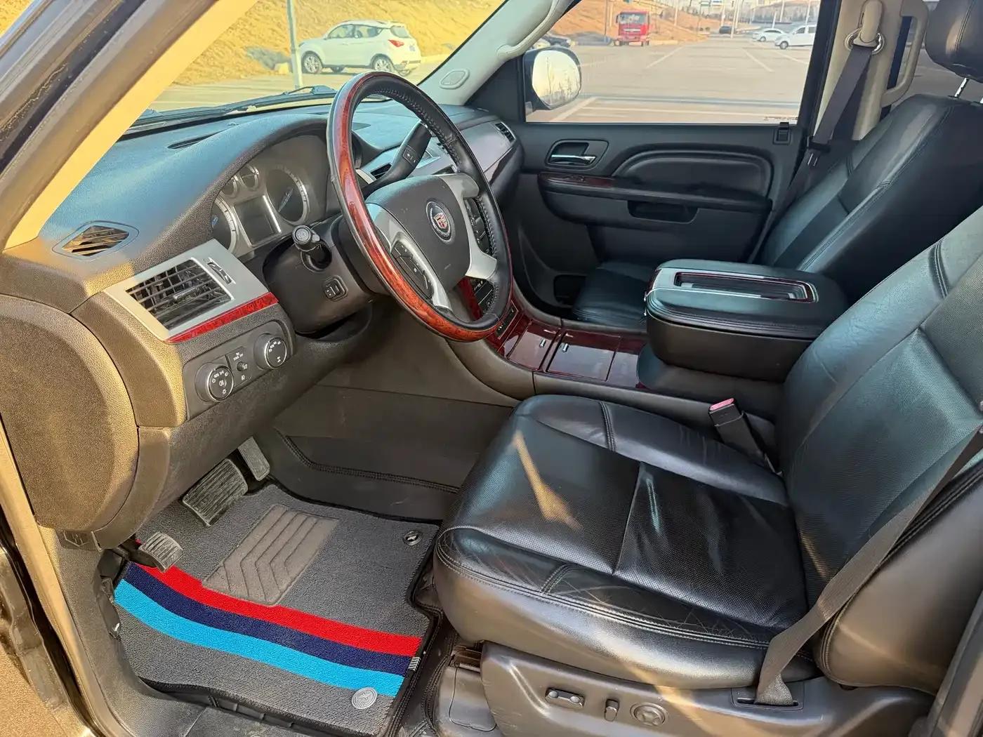 2010 Cadillac Escalade 6.0 Hybrid — миниатюра 17