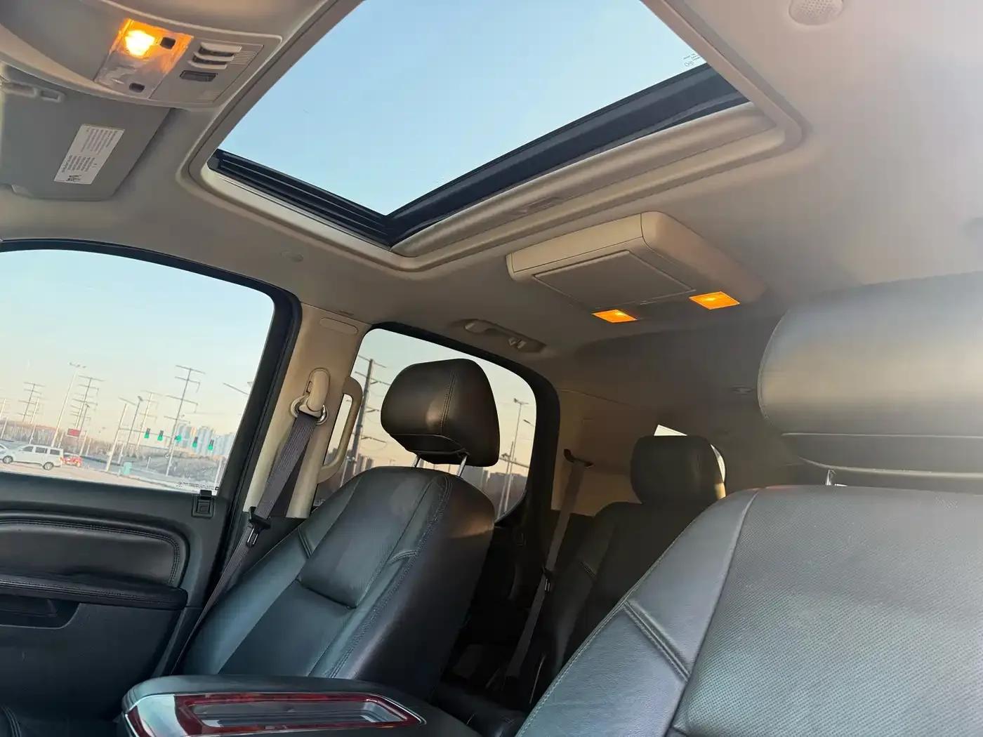 2010 Cadillac Escalade 6.0 Hybrid — миниатюра 18