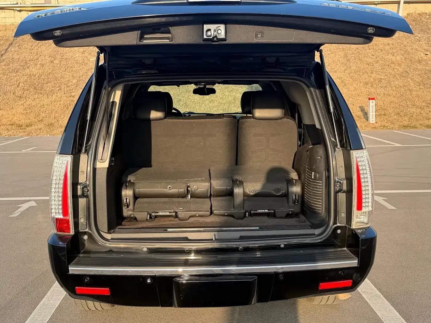 2010 Cadillac Escalade 6.0 Hybrid — миниатюра 19