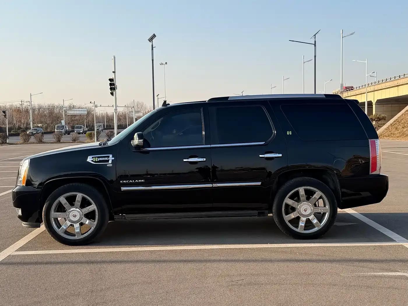 2010 Cadillac Escalade 6.0 Hybrid — миниатюра 4