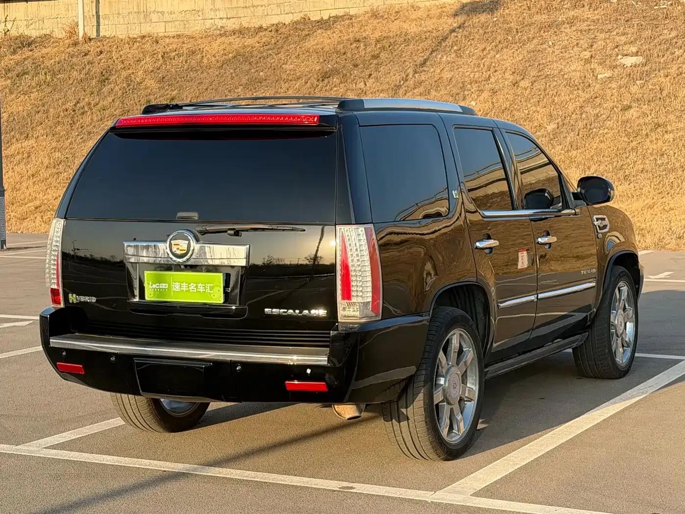 2010 Cadillac Escalade 6.0 Hybrid — миниатюра 5
