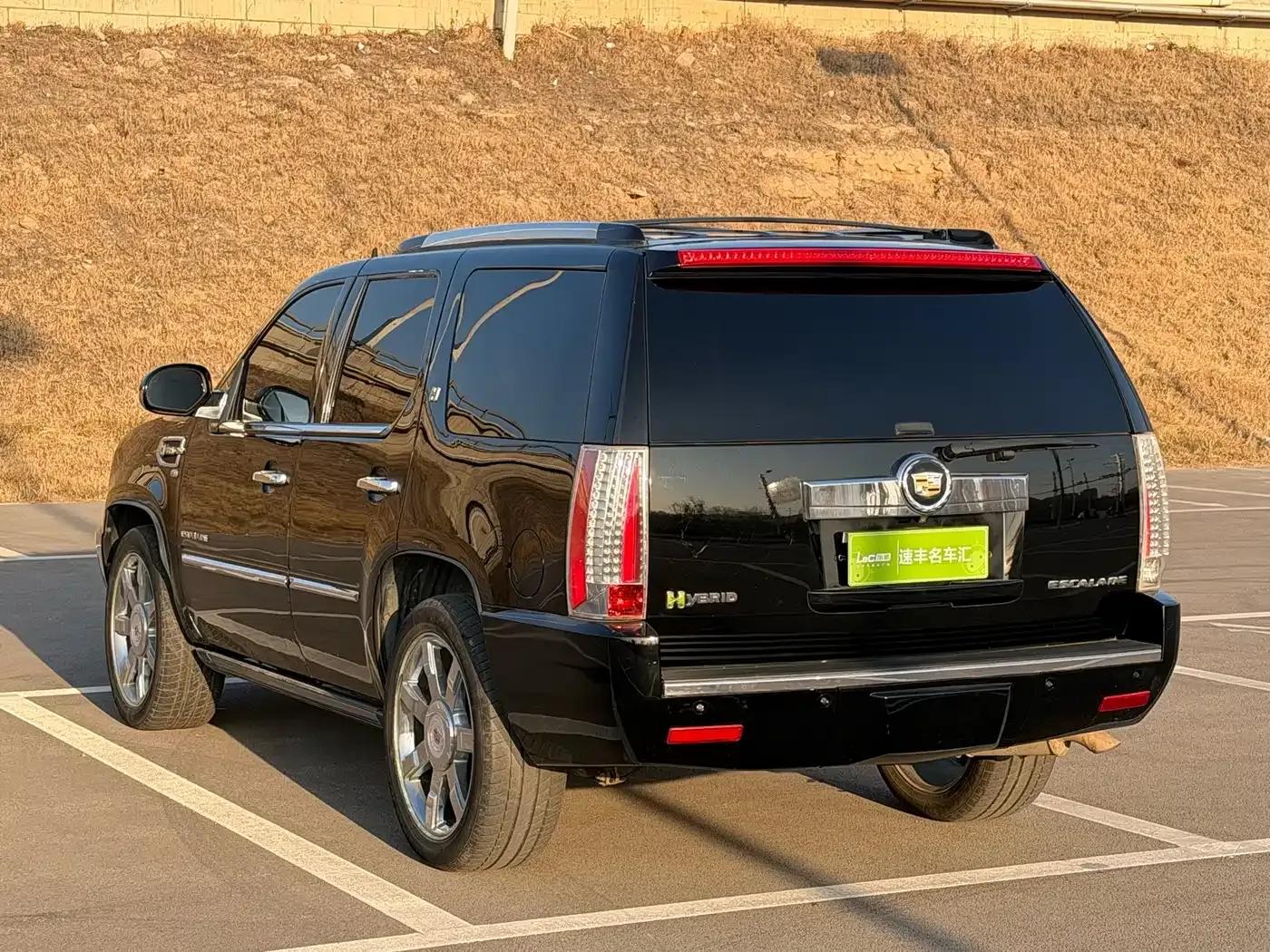 2010 Cadillac Escalade 6.0 Hybrid — миниатюра 6