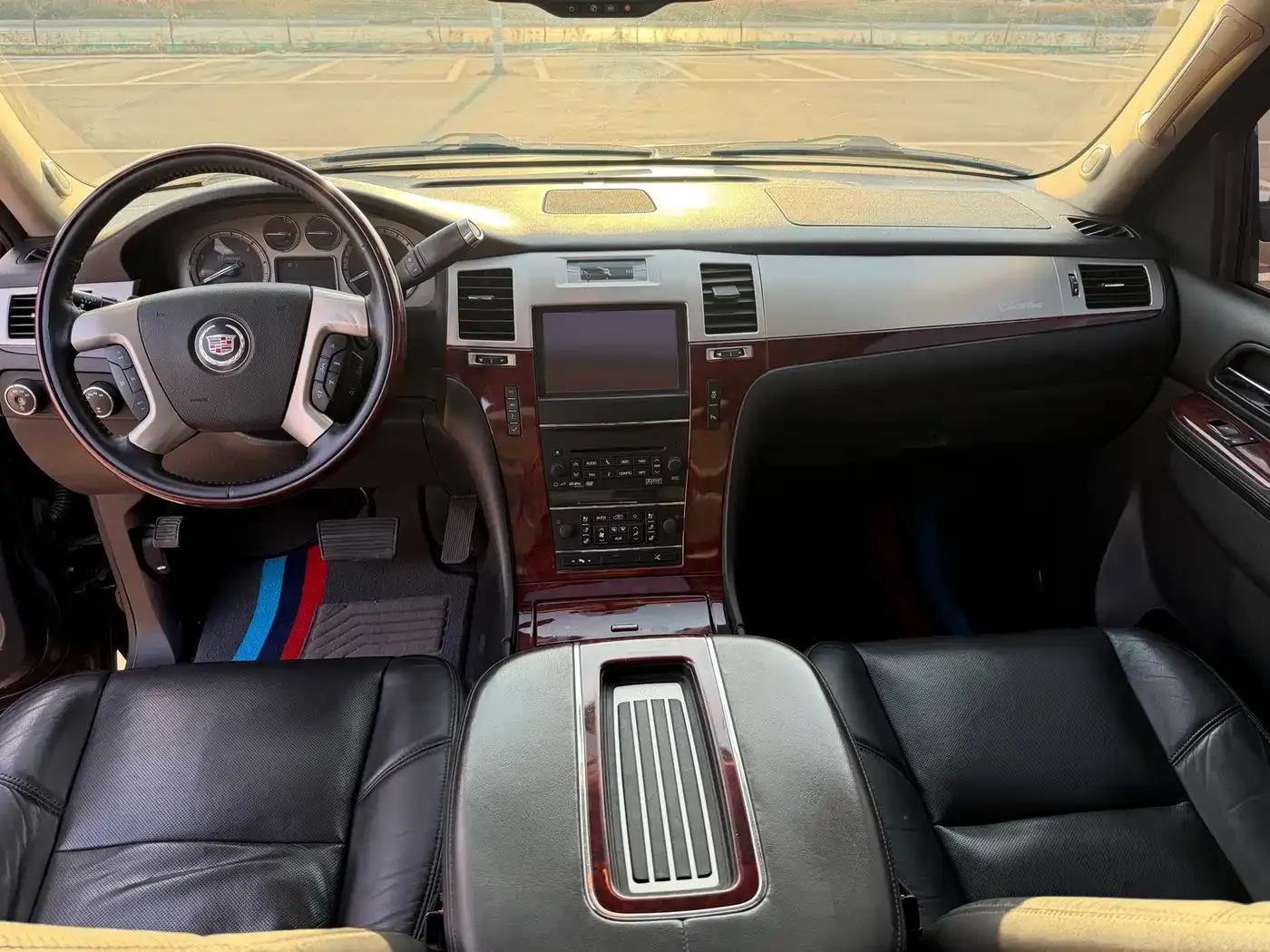 2010 Cadillac Escalade 6.0 Hybrid — миниатюра 10