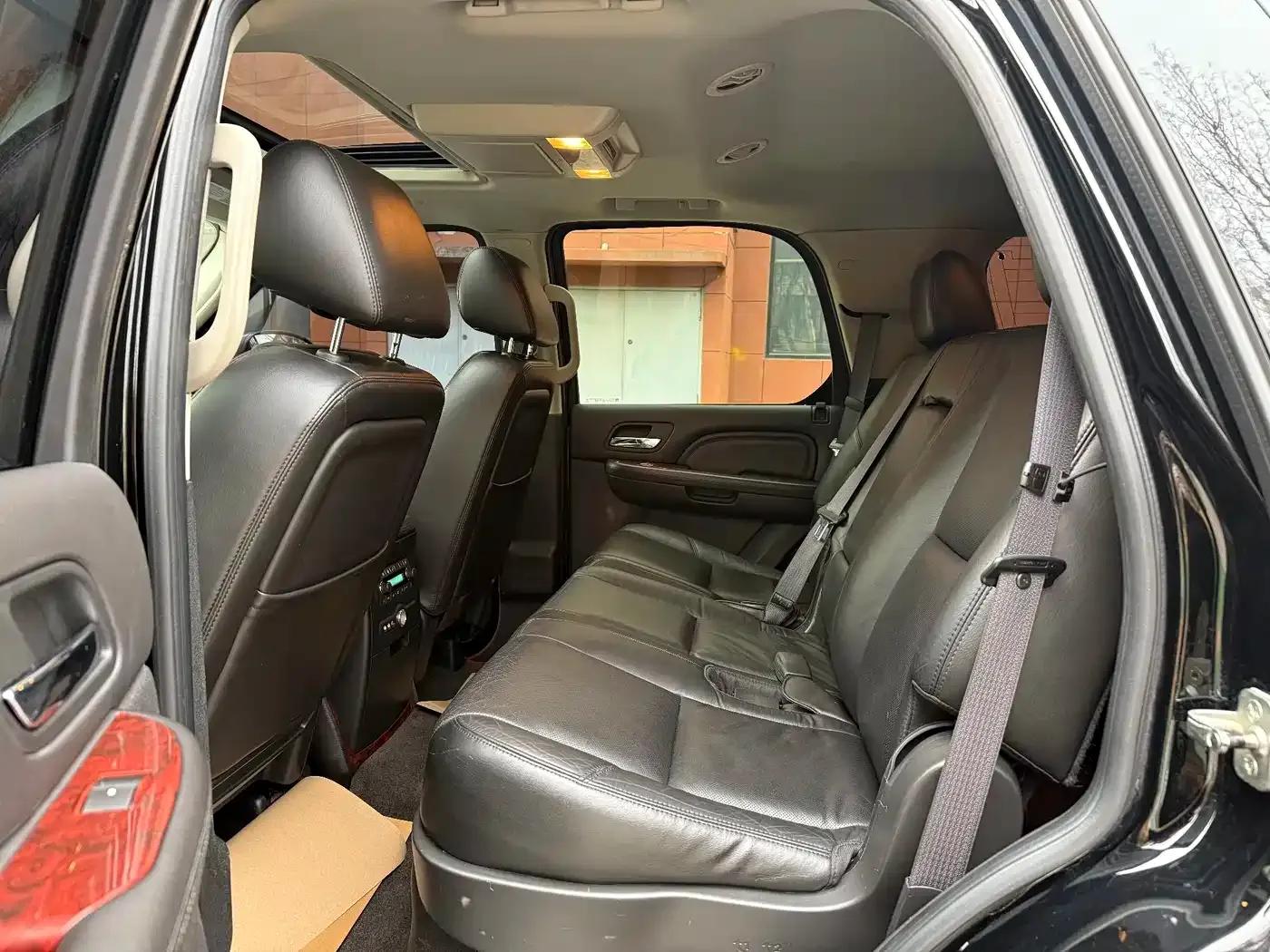2010 Cadillac Escalade 6.0 Hybrid — миниатюра 12