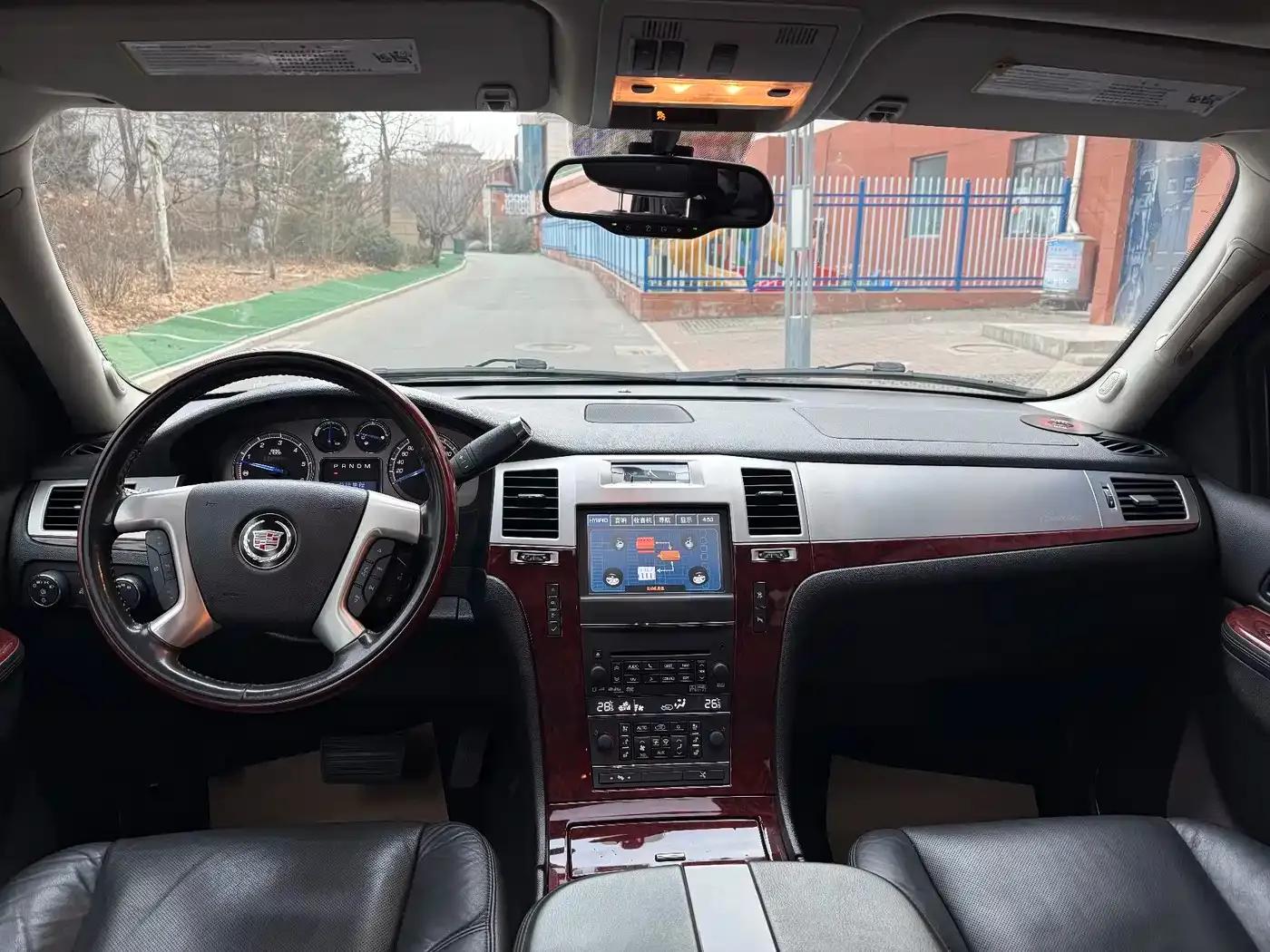 2010 Cadillac Escalade 6.0 Hybrid — миниатюра 13