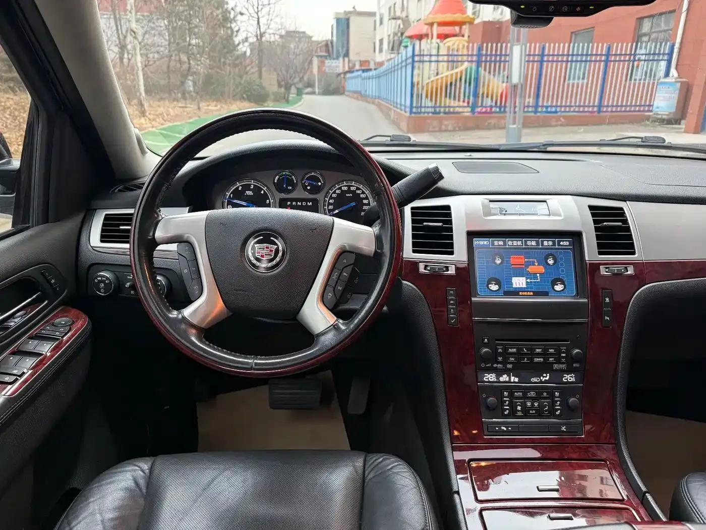 2010 Cadillac Escalade 6.0 Hybrid — миниатюра 14