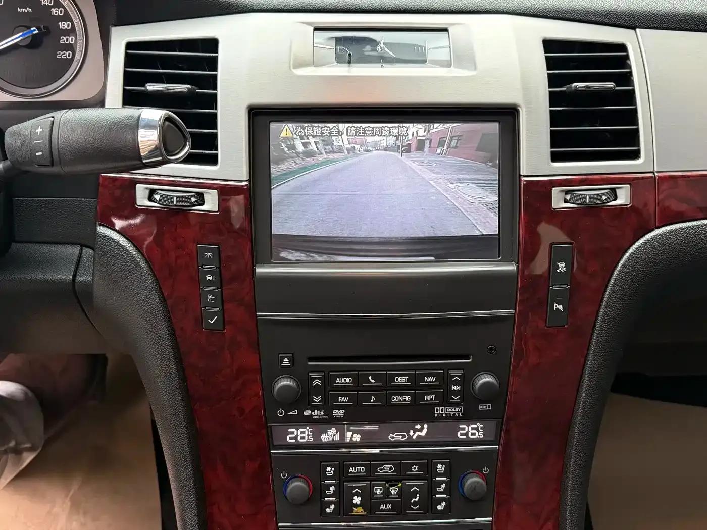 2010 Cadillac Escalade 6.0 Hybrid — миниатюра 16