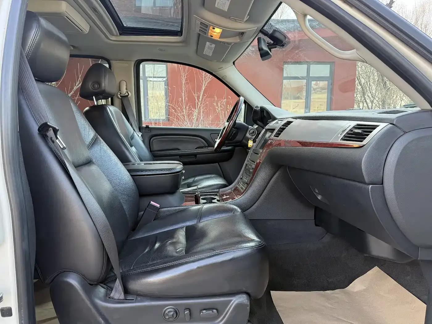 2007 Cadillac Escalade 6.2 AWD — миниатюра 11
