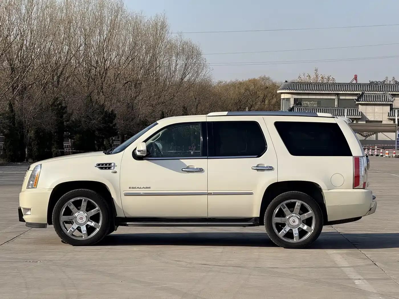 2007 Cadillac Escalade 6.2 AWD — миниатюра 4