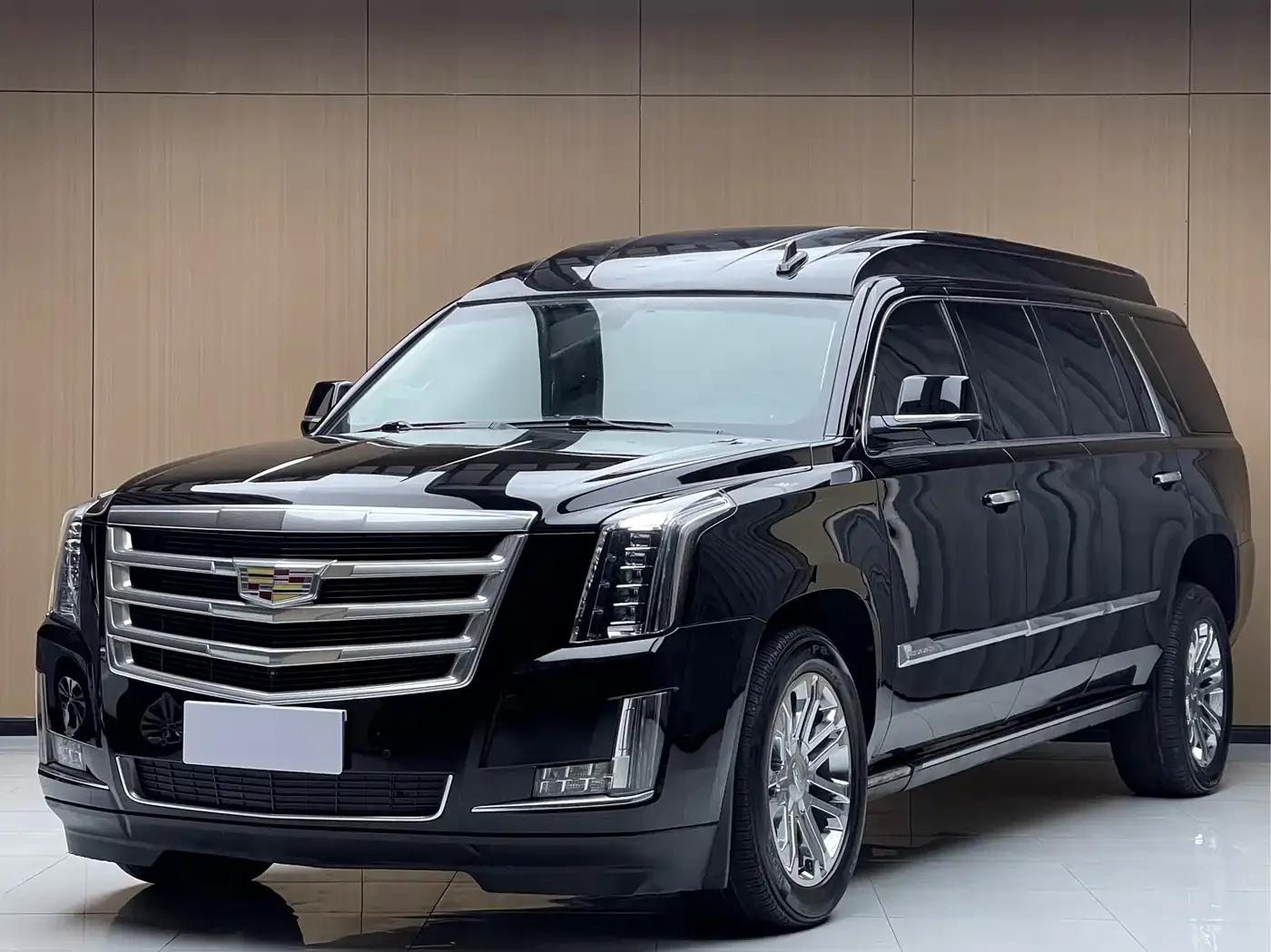 2017 Cadillac Escalade 6.2L ESV Platinum Edition Extended Wheelbase — миниатюра 1
