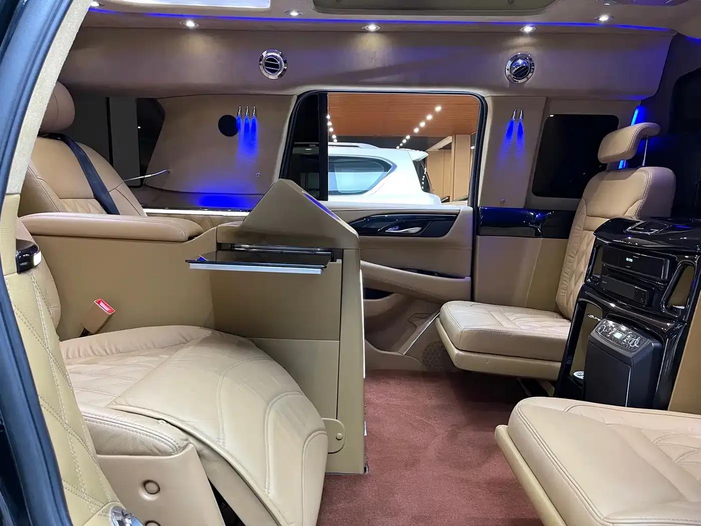 2017 Cadillac Escalade 6.2L ESV Platinum Edition Extended Wheelbase — миниатюра 11