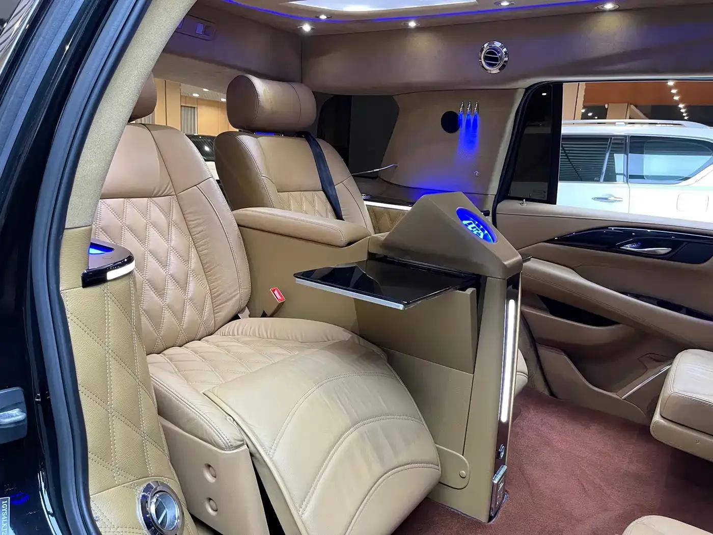 2017 Cadillac Escalade 6.2L ESV Platinum Edition Extended Wheelbase — миниатюра 13