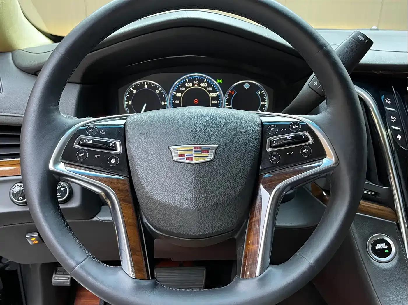 2017 Cadillac Escalade 6.2L ESV Platinum Edition Extended Wheelbase — миниатюра 16